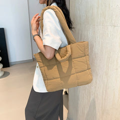 Women Puffer Tote Bag Fashion Shoulder Bag Large Capacity Soft Cloud Tote Bag Quilted Tote Purse Stylish Commuting Bag